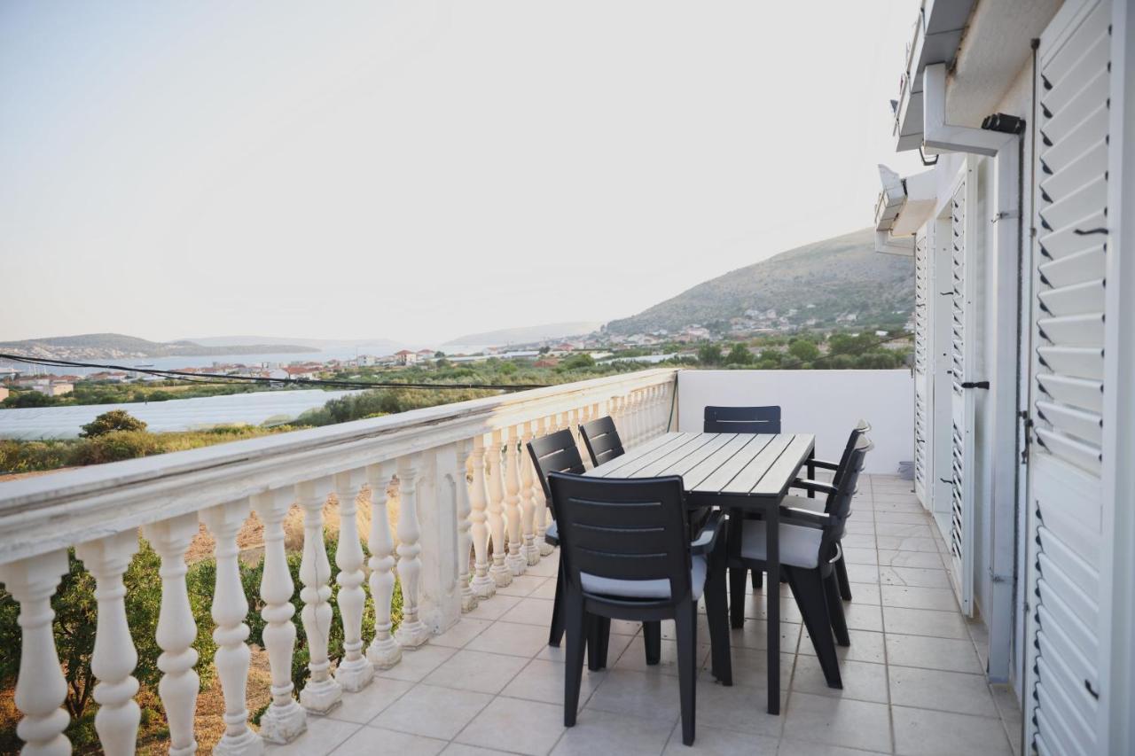 Apartment Blanka With A Beautiful View Of Трогир Экстерьер фото